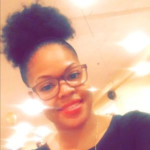 Meet your Posher, Karissa